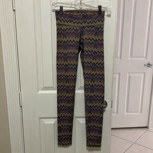 Pre Own Om Stars Chevron Yoga Pants. Size-S